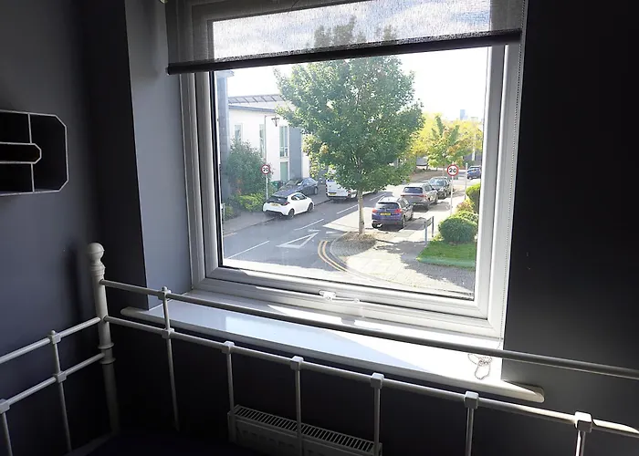 Luxury - Pick A - Free Parking & Kitchen Access, Near Etihad Stadium, The Coop Live & Piccadilly Station, Manchester