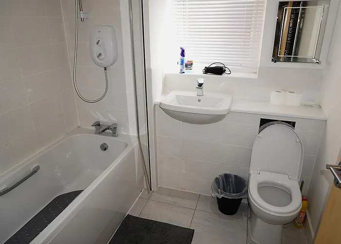 Luxury - Pick A - Free Parking & Kitchen Access, Near Etihad Stadium, The Coop Live & Piccadilly Station, Kwatera prywatna