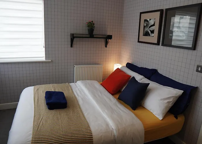 Luxury - Pick A - Free Parking & Kitchen Access, Near Etihad Stadium, The Coop Live & Piccadilly Station, Kwatera prywatna Manchester