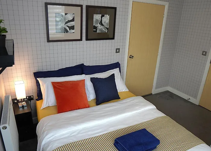 Luxury - Pick A - Free Parking & Kitchen Access, Near Etihad Stadium, The Coop Live & Piccadilly Station, Kwatera prywatna *