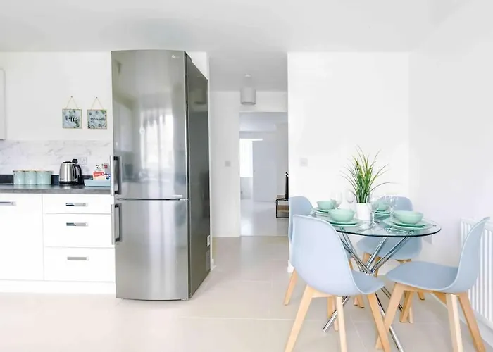 בית נופש Spacious 4-bed