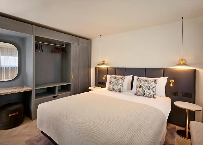 Hotel The Reach At Piccadilly, Manchester, A Tribute Portfolio Manchester