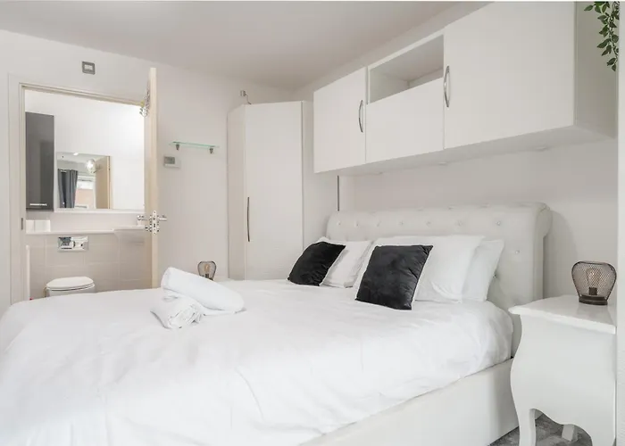 Сasa de vacaciones Pool Table - Coop Live Arena, Etihad & *