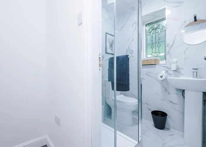 Apartamento Stylish Home, Games Room, Sleeps 6, Large Driveway, Perfect For Groups