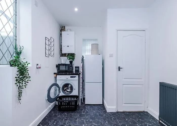 Stylish Home, Games Room, Sleeps 6, Large Driveway, Perfect For Groups Mánchester