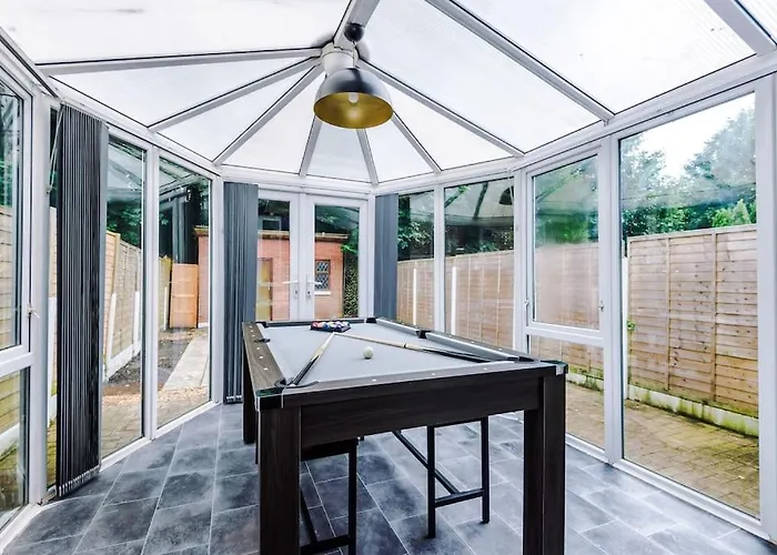 Stylish Home, Games Room, Sleeps 6, Large Driveway, Perfect For Groups Apartamento *