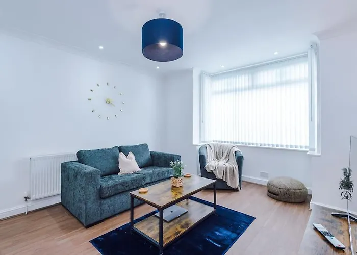 Apartamento Stylish Home, Games Room, Sleeps 6, Large Driveway, Perfect For Groups Mánchester