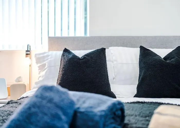 Stylish Home, Games Room, Sleeps 6, Large Driveway, Perfect For Groups * Mánchester