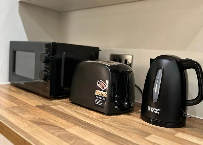 Luxury 2-bed High-rise In With Parking Apartmán