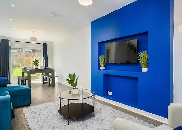 Spacious 4bed Home, Sleeps 10, Pool Table, Parking, Perfect For Groups 맨체스터