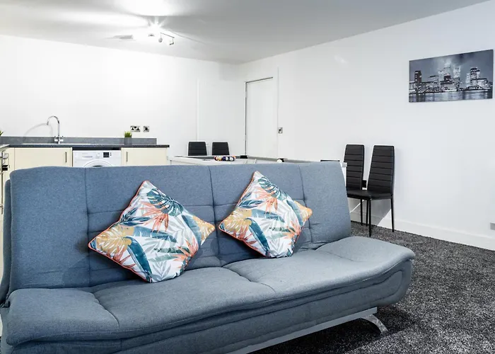 Spacious Ground Floor Near Old Trafford Stadium * Manchester