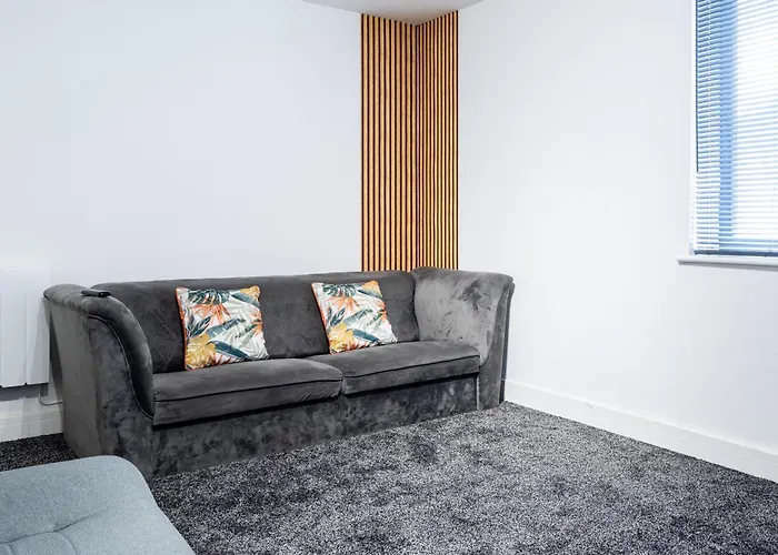 Spacious Ground Floor Near Old Trafford Stadium Daire *