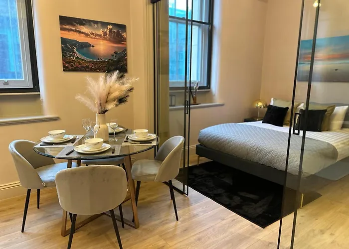 Апартаменты Stunning 2br In Chinatown