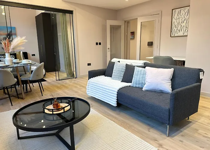 Stunning 2br In Chinatown *