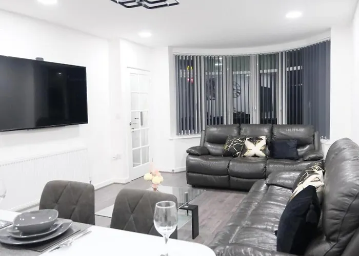 Casa vacanze Entire 3-bed House Sleeps 5 W Parking *