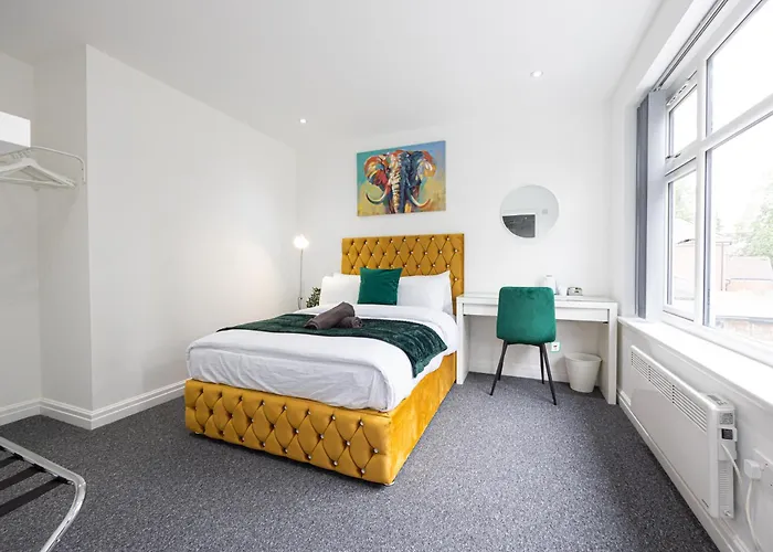 度假居 The Kent Luxury House Sleeps 14 Free Parking *