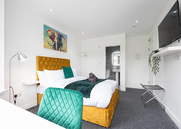 The Kent Luxury House Sleeps 14 Free Parking 度假居 *