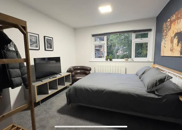 8 Riversdale King Size Проживание в семье Манчестер