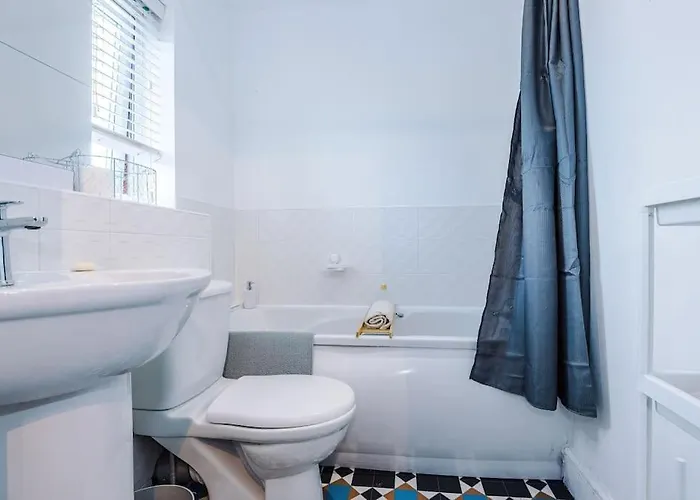 Sleeps 7, Games Room, Perfect For Groups, Driveway, Smart Tv, Available For Long *