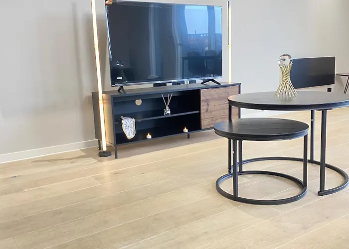 Luxurious, High-end 2-bedroom With Balcony Mánchester