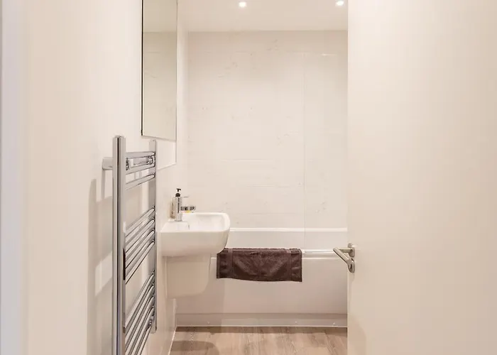 Stunning Modern 3 Bedroom Townhouse - Perfect Getaway *