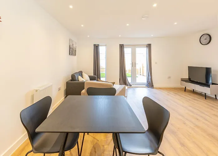 بيت للعطل Stunning Modern 3 Bedroom Townhouse - Perfect Getaway *