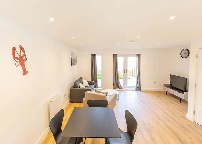 Stunning Modern 3 Bedroom Townhouse - Perfect Getaway بيت للعطل مانشستر