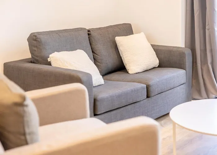 Stunning Modern 3 Bedroom Townhouse - Perfect Getaway