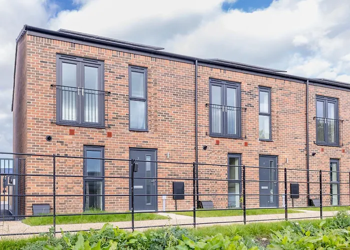 بيت للعطل Stunning Modern 3 Bedroom Townhouse - Perfect Getaway