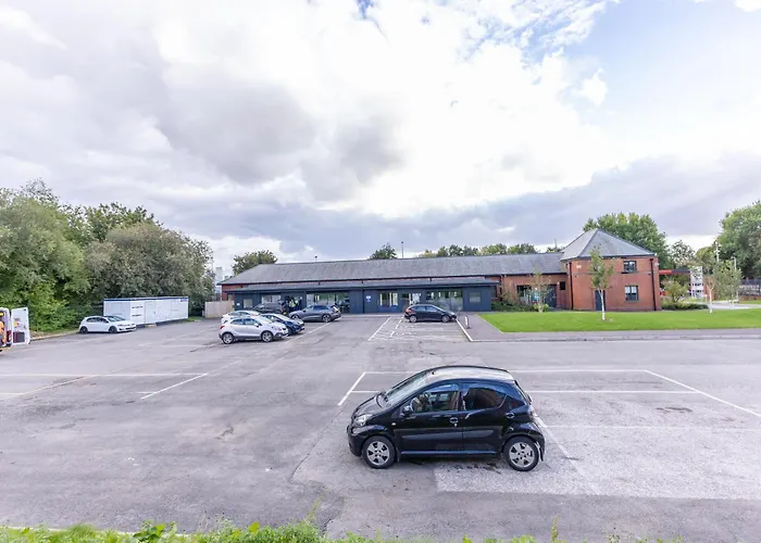 Stunning Modern 3 Bedroom Townhouse - Perfect Getaway بيت للعطل *