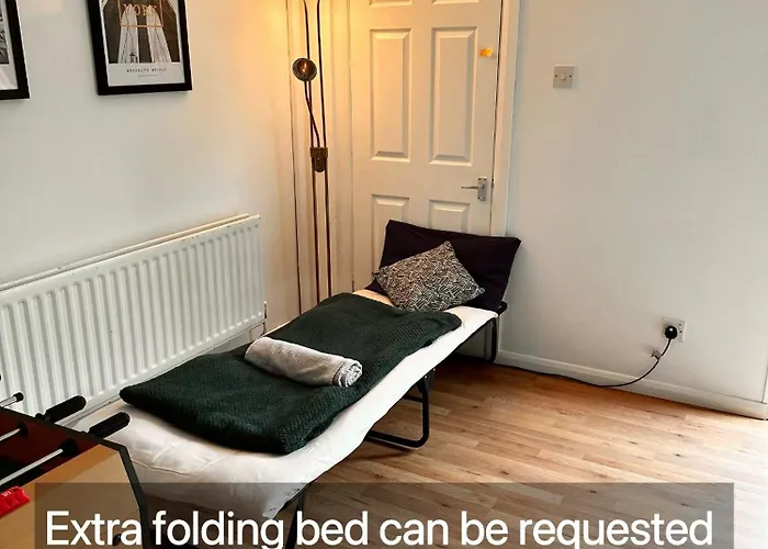 7 Guests House Old Trafford,media City,city Centre, Free Parking Ferienhaus *