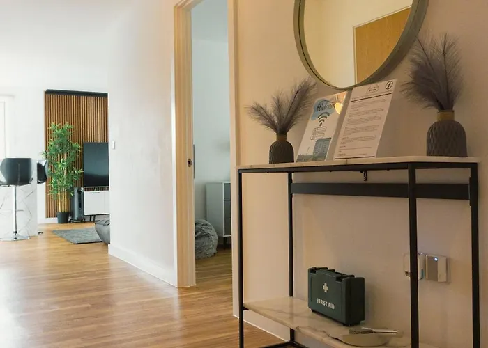 Manchester's Luxurious 2-bed Haven With Balcony - Canal Views & Proximity To United Appartement *