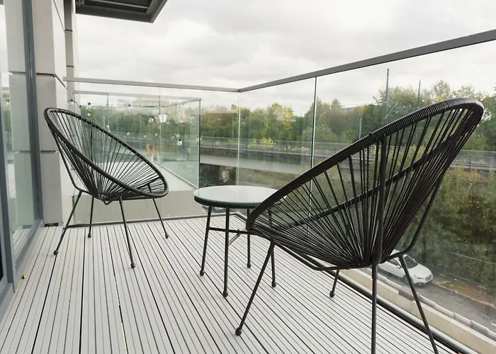 Manchester's Luxurious 2-bed Haven With Balcony - Canal Views & Proximity To United Appartement Manchester