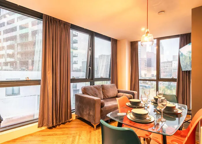 Fabulous 2 Bedroom In Centre Appartement