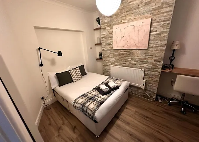 Littleton Co-living - Private Self-cater *