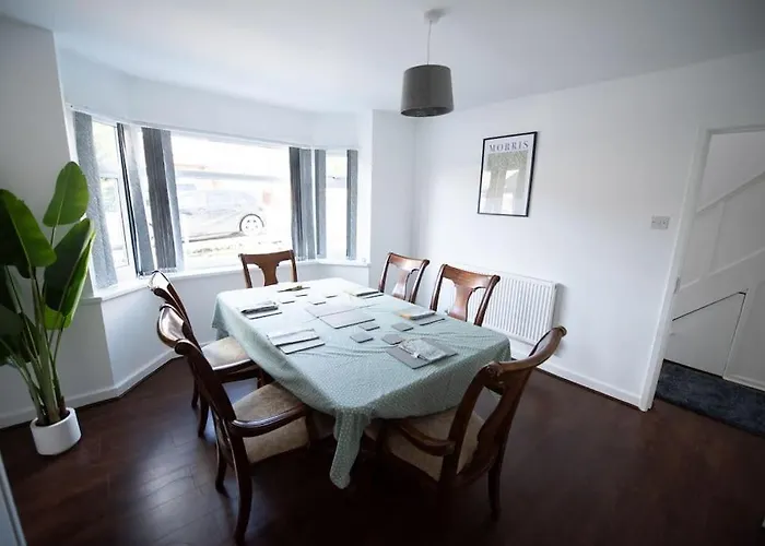 Apartamento Spacious 3 Bed Airport Free Parking *