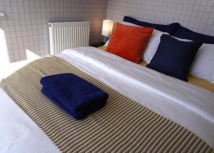 Luxury - Pick A - Free Parking & Kitchen Access, Near Etihad Stadium, The Coop Live & Piccadilly Station,