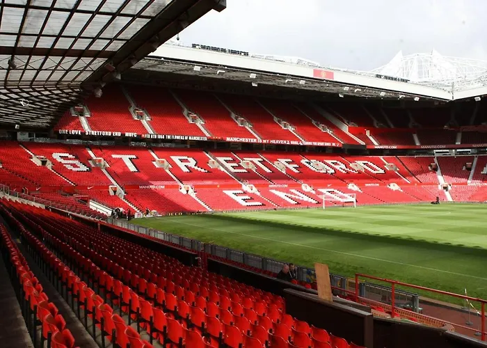 Trafford Duplex - Pass The Keys شقة