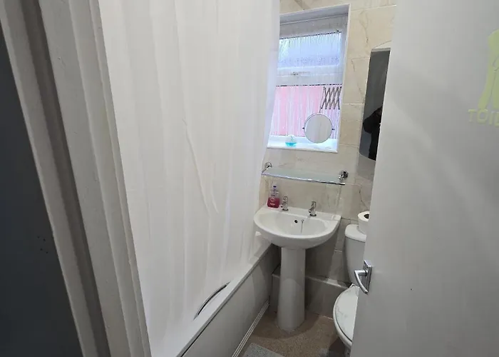 Poshval * マンチェスター