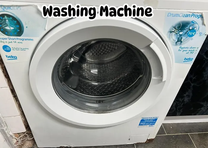 Cosy - Fresh New Master Bedroom Sleeps 3 Guests - 3 Adults