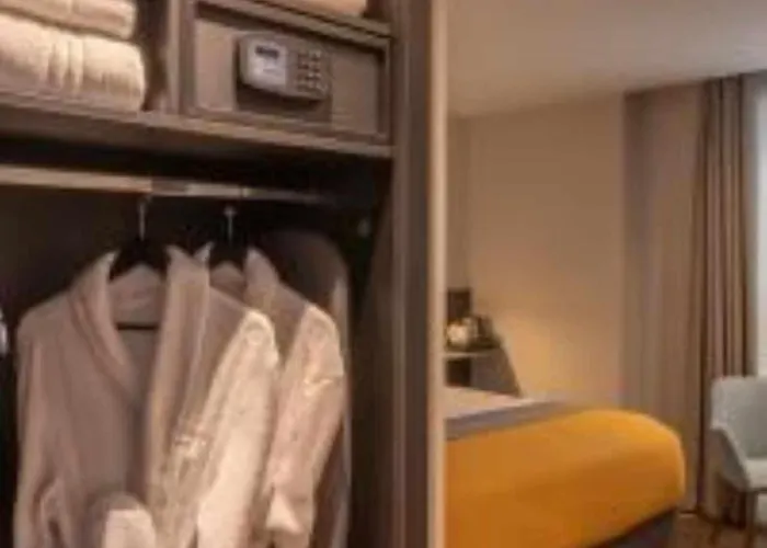 Отель Maldron Cathedral Quarter 4*