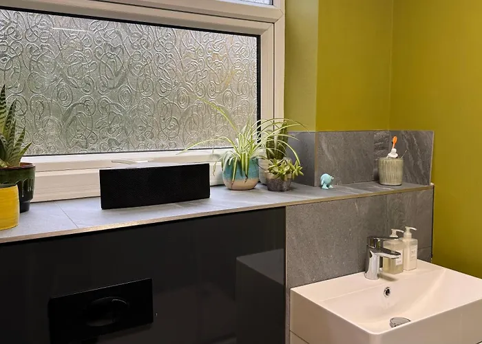 8 Riversdale King Size Проживание в семье Манчестер