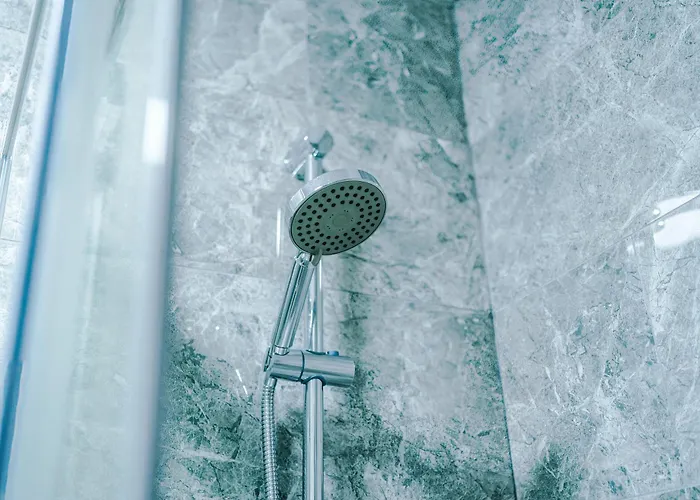 Sleeps 6, Pool Table, Free Parking, Perfect For Groups, Long Term Disc 아파트