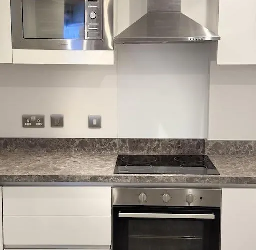 2br Duplex In Salford Mcr Sleeps4 Videos In Photos Манчестер