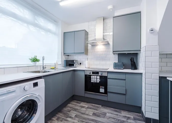 Vakantiehuis New! 3-bed In By 53 Degrees Property, Ideal For Contractors & Business Stays, Sleeps 8!