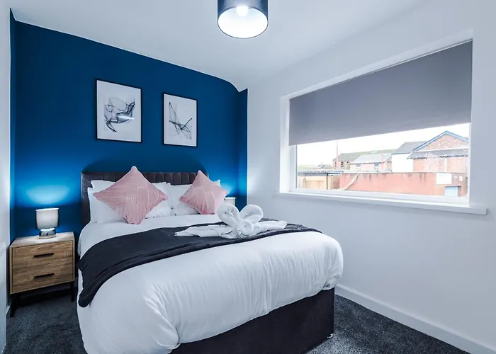 Vakantiehuis New! 3-bed In By 53 Degrees Property, Ideal For Contractors & Business Stays, Sleeps 8! Manchester