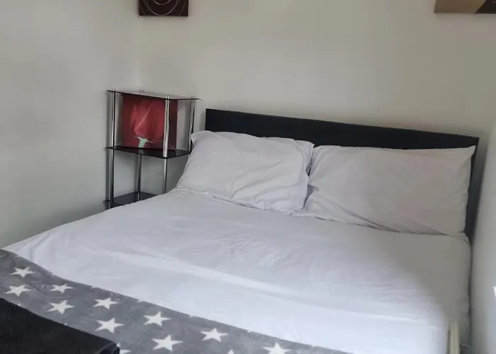 度假居 Gorgeous Stylish Cheri Victorian House In *