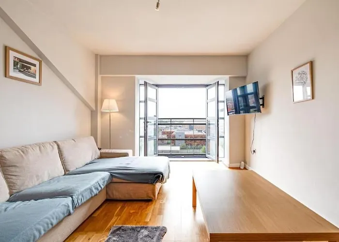 شقة Large 2 Bed 2 Bath مانشستر