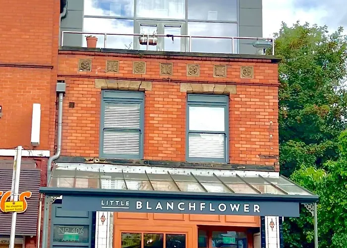 Lovely Chorlton Flat! 5 Seconds To Bus Stop & 2 Minutes To Tram Station Apartment