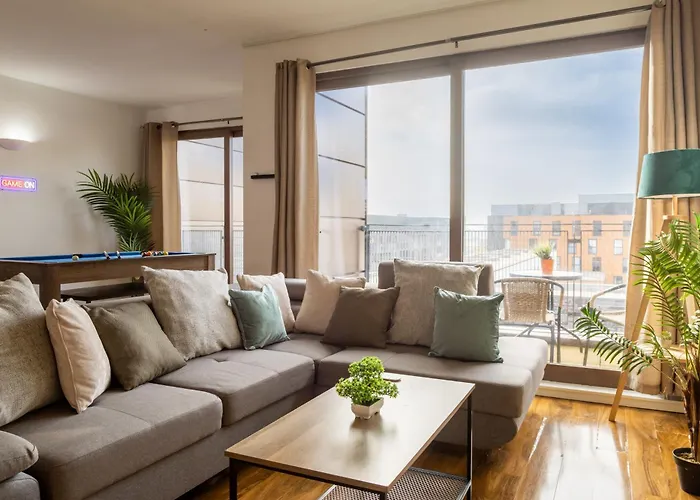 Near Centre,penthouse,etihad ,cooplive